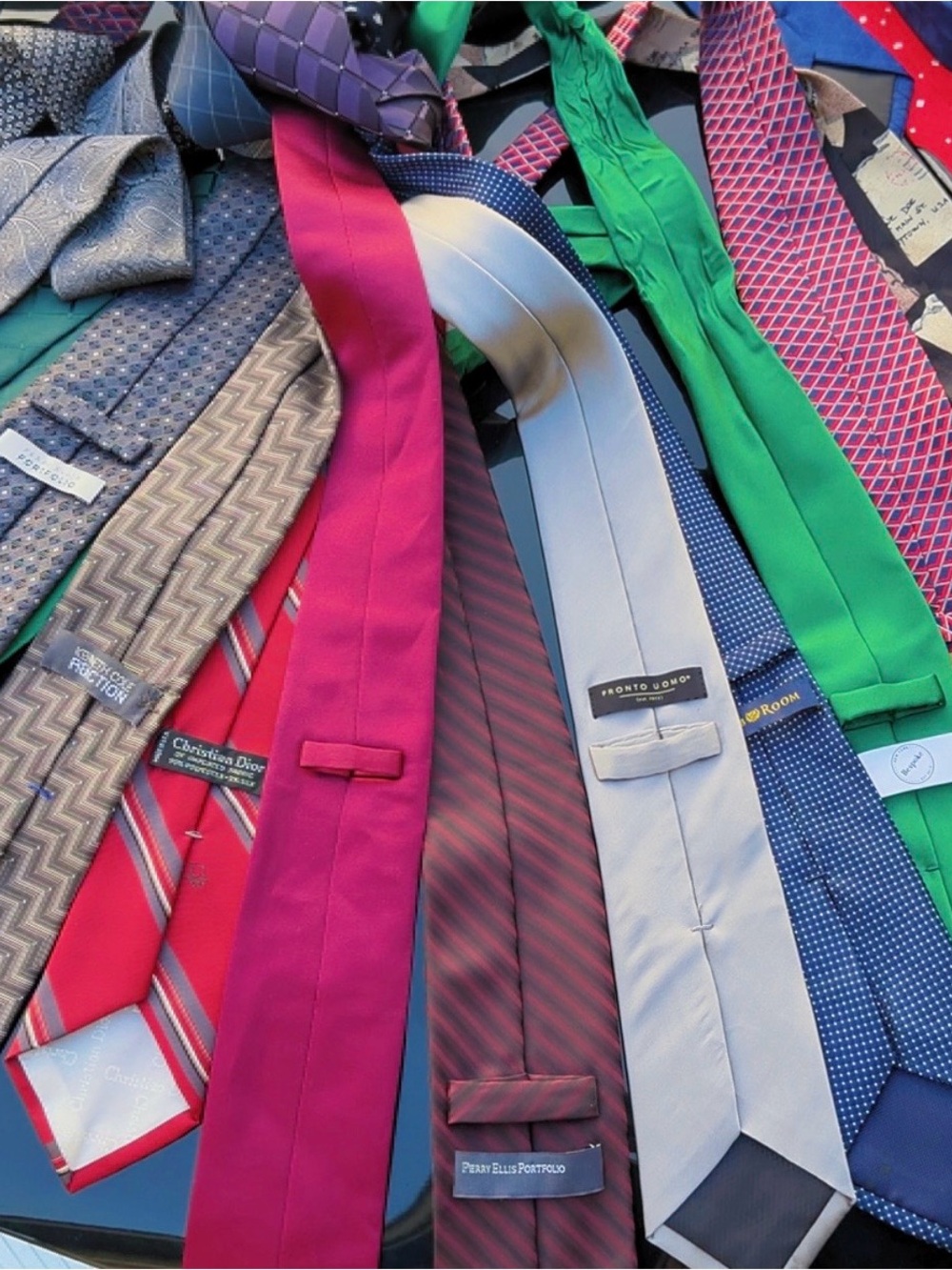 30 Men’s Necktie Bundle Lot – Dior, Calvin Klein, Kenneth Cole + More - Picture 5 of 6